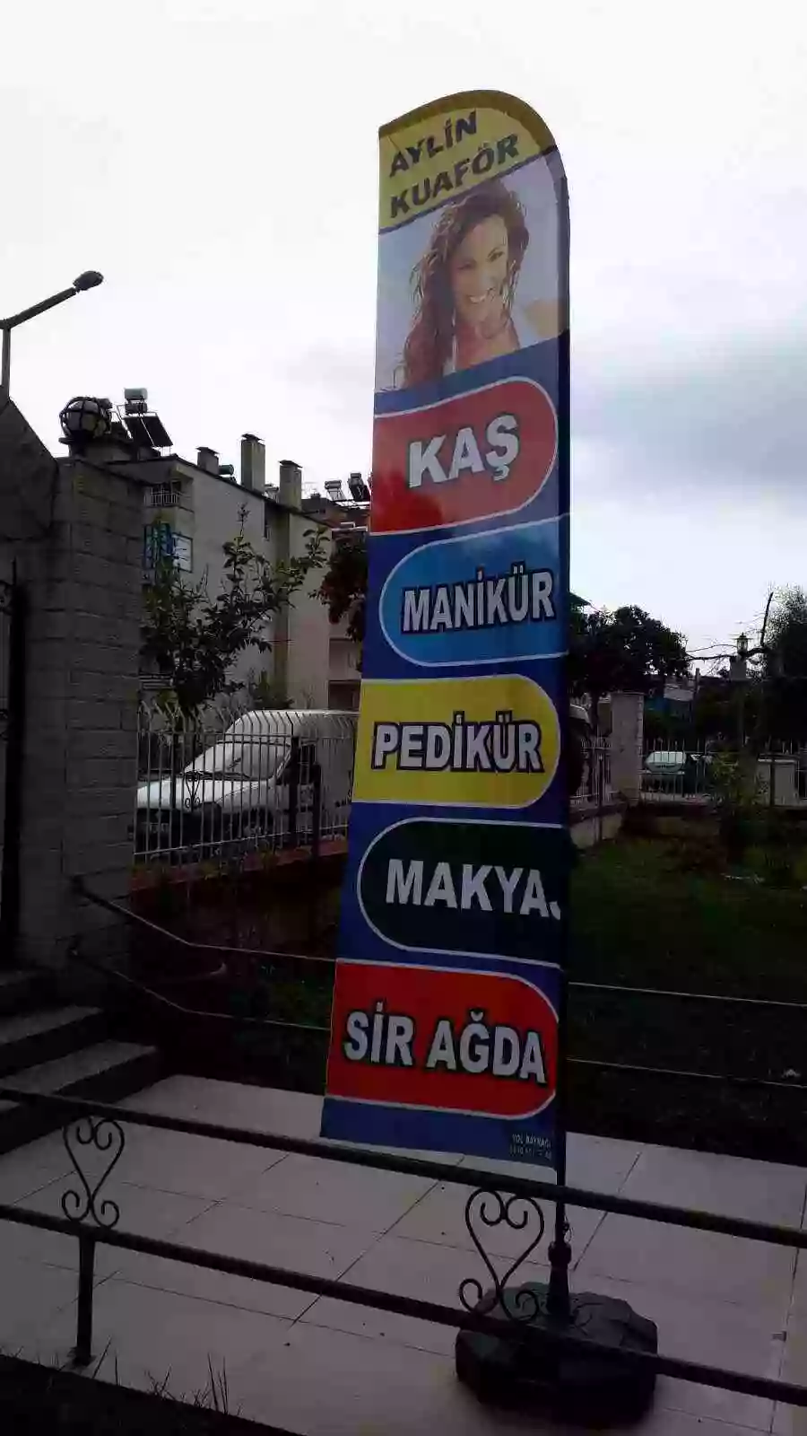 makyajci-olta-bayragi